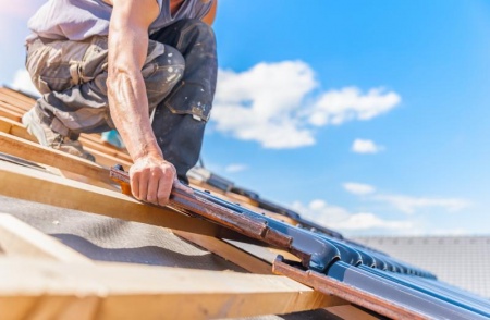 Pourquoi confier vos projets de toiture à un artisan spécialisé